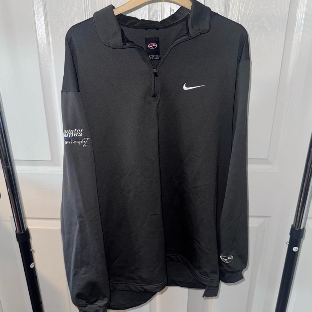 Nike Medium Charcoal Gray Quarter-Zip Pullover